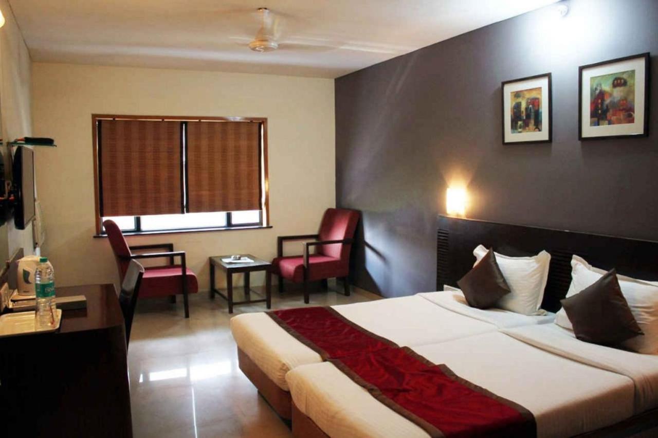 Sukh Hotel Bombay Esterno foto
