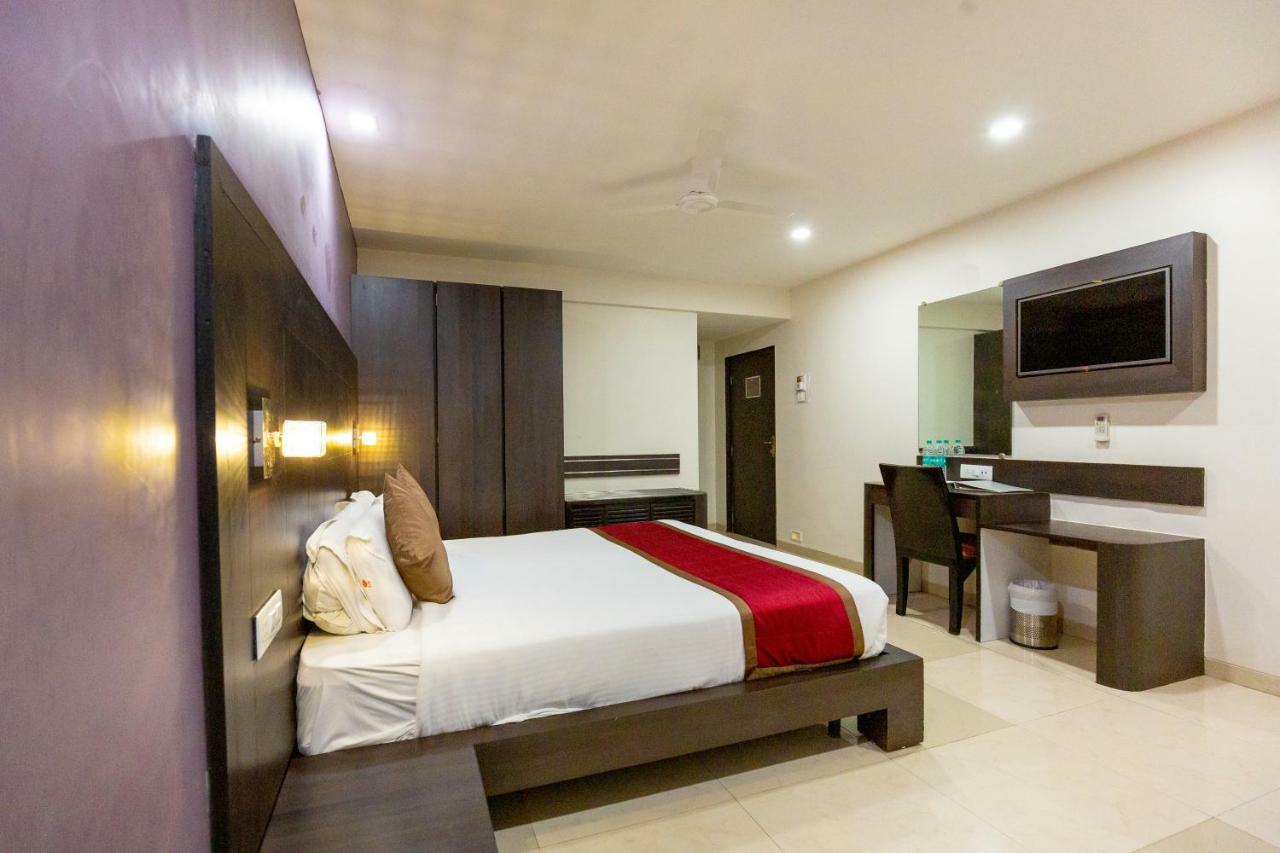 Sukh Hotel Bombay Esterno foto