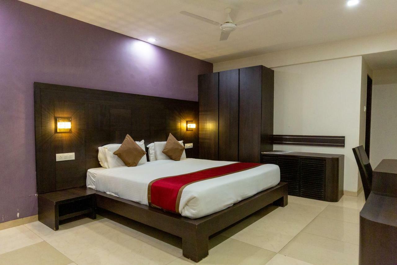 Sukh Hotel Bombay Esterno foto